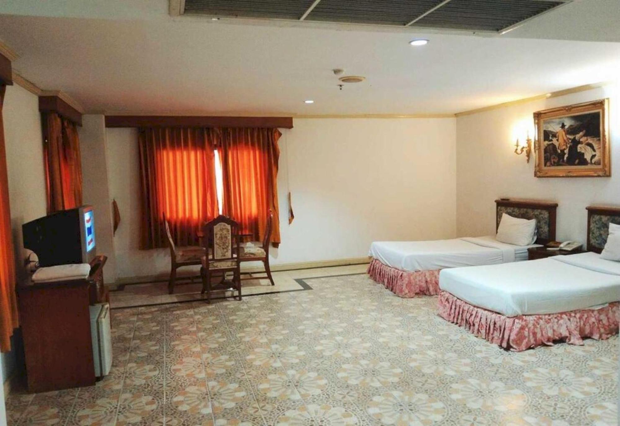 Oyo 75466 -13 Coins Bang Yai Hotel Nonthaburi Exterior foto