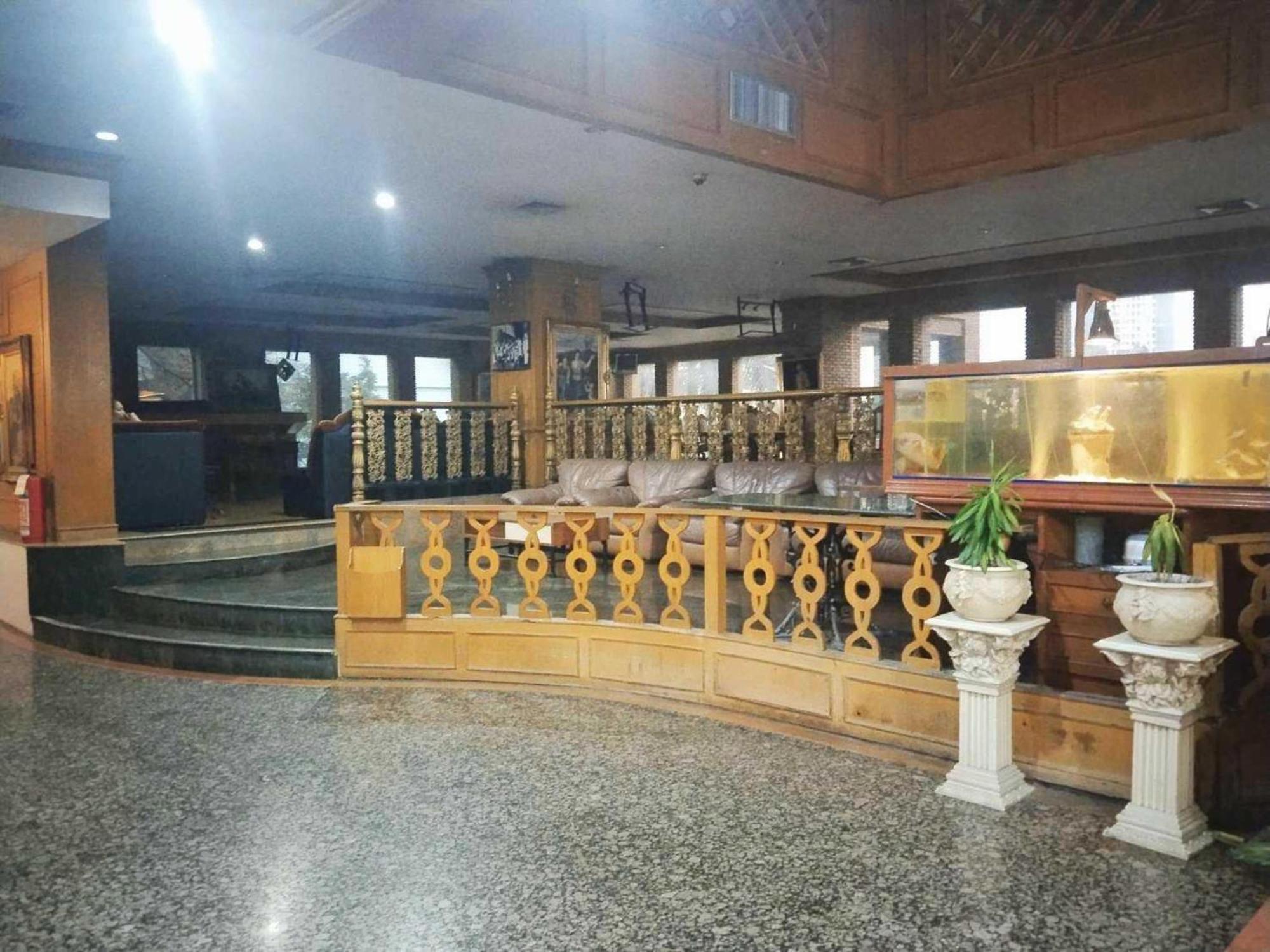 Oyo 75466 -13 Coins Bang Yai Hotel Nonthaburi Exterior foto