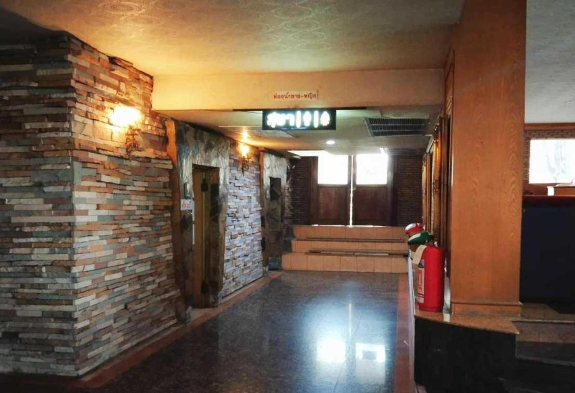 Oyo 75466 -13 Coins Bang Yai Hotel Nonthaburi Exterior foto